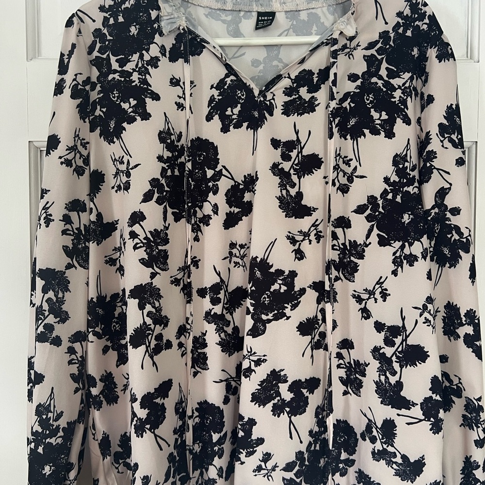 SHEIN Black Floral Print Blouse